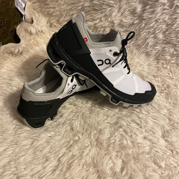 On Cloud Cloudventure Peak - Picture 1 of 6